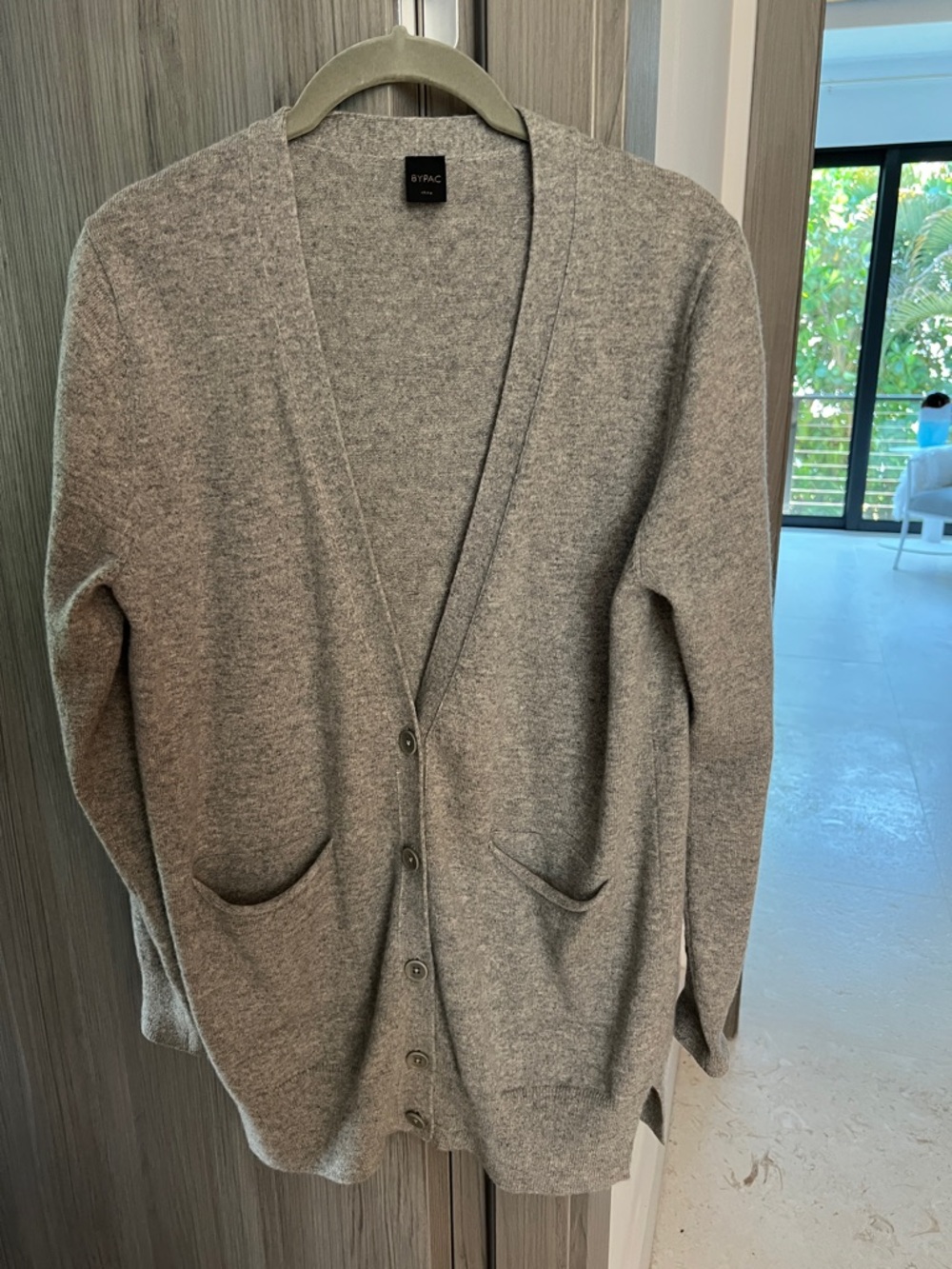 100% cashmere BYPAC heather gray cardigan L - Picture 2 of 8